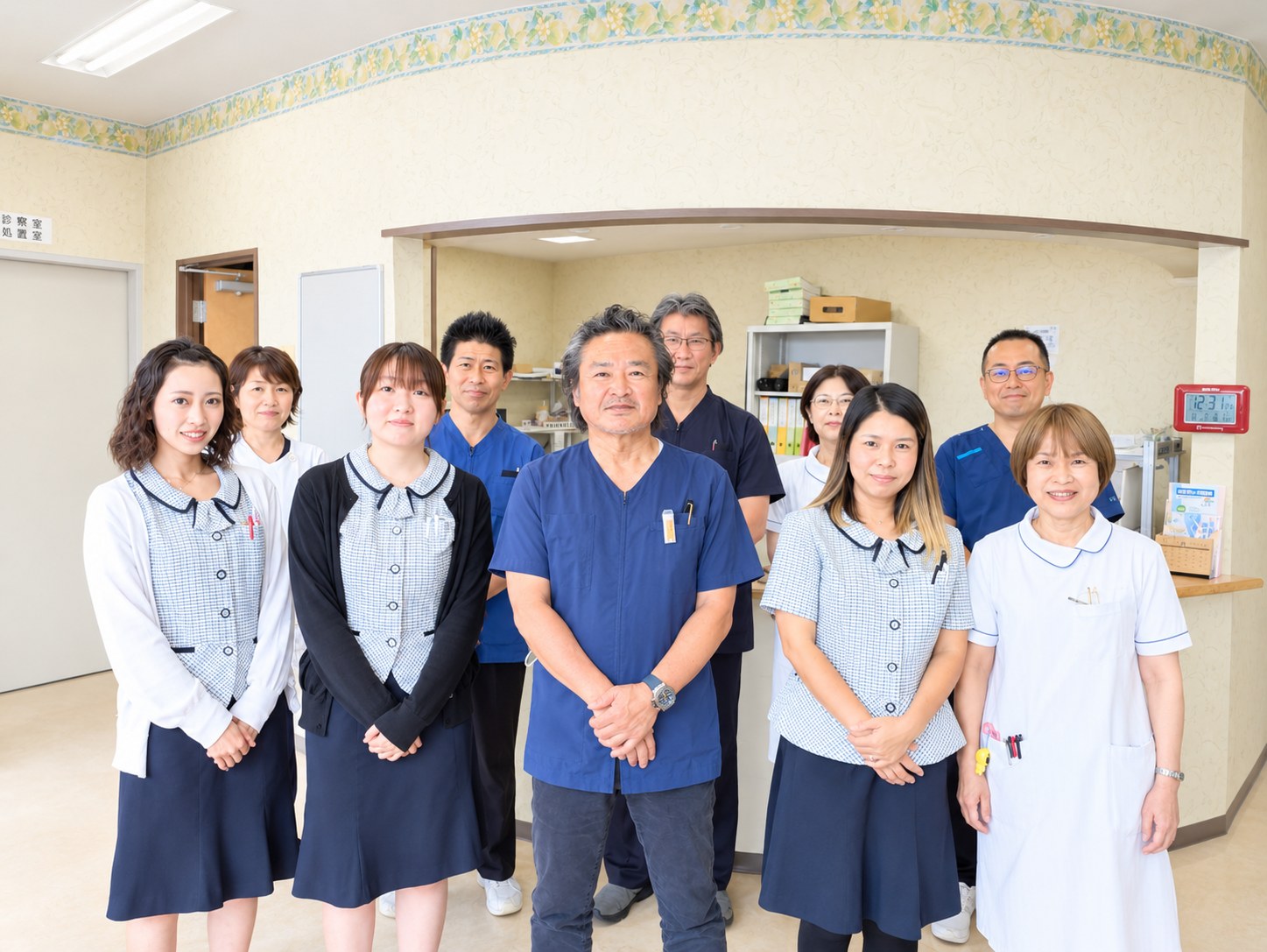 しのくま整形外科クリニック スタッフ集合写真